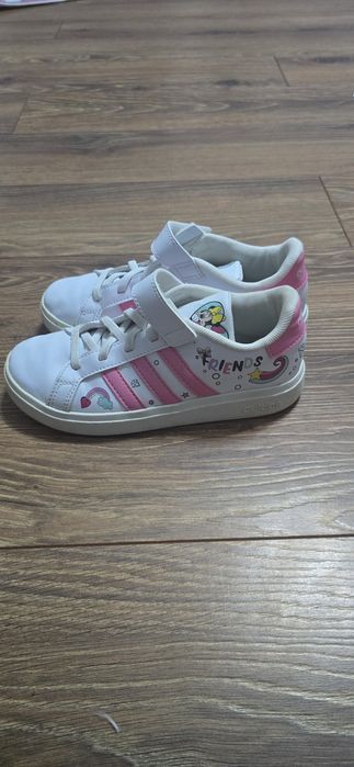 Adidasi fetite adidas nike puma