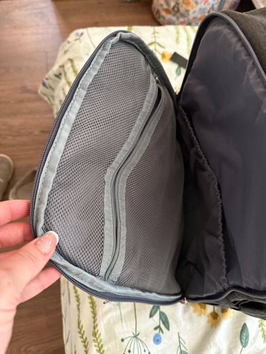 Бебешка раница Dikaslon – с подложка за преповиване и аксесоари