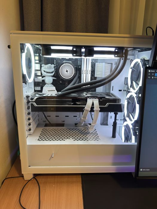 Setup Gaming – Ryzen 7 5700X | RX 6750 XT | 32GB RAM | 2 Monitoare