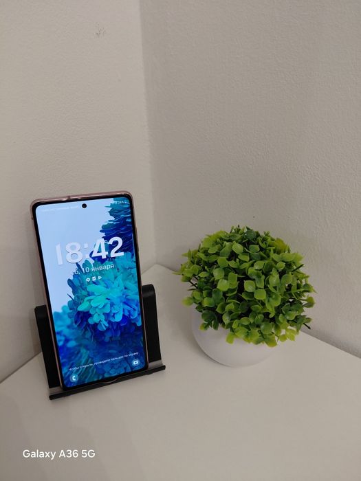 Обменяю две телефон