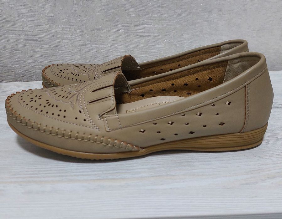 Женская   обувь   .