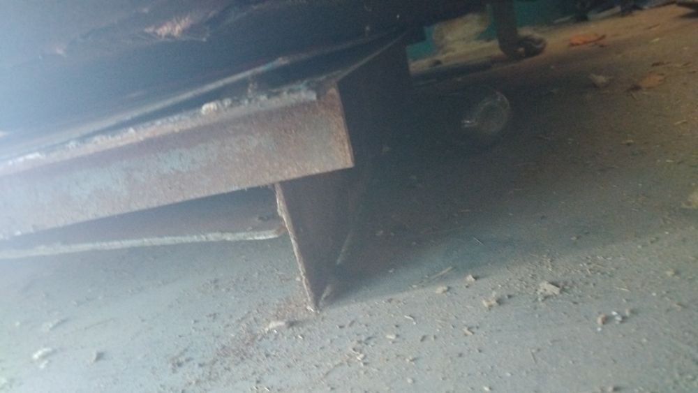 Продам железную дверь