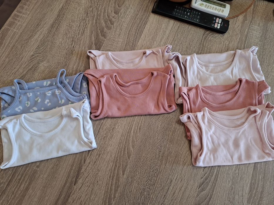 Лот бодита момиче