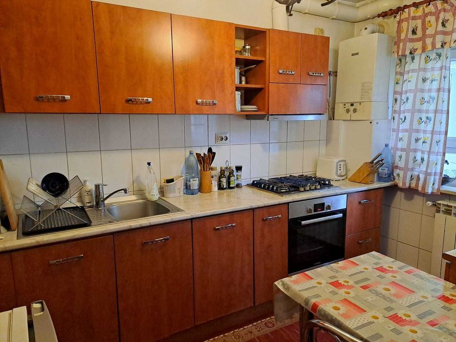 Apartament 3 camere decomandat, 74 mp, etaj 2, central – Bd. 1 Mai Ciuperca (M-uri), mobilat complet