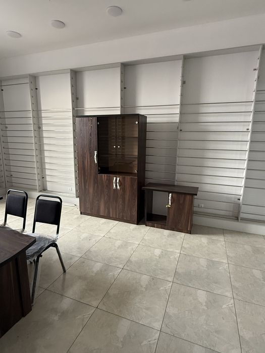 Ofisniy mebel sotiladi