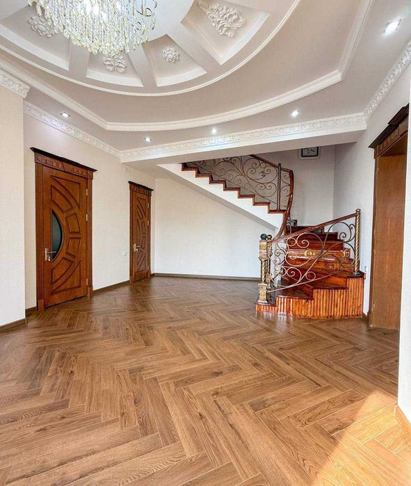 Продаётся дом 6 комнат с бассейном в Мирзо-Улугбекском районе