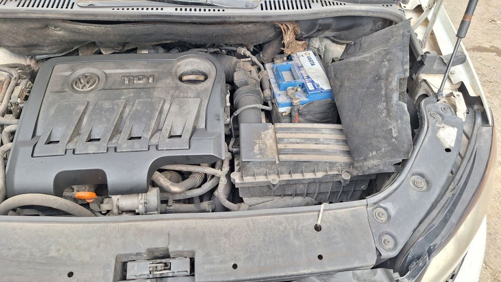 VW Touran 1.6TDI 105кс на части