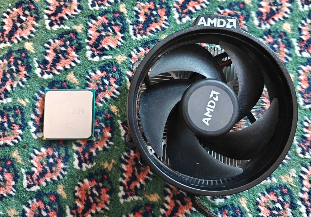 Procesor Ryzen 5 3400G plus placa de baza mini ATI