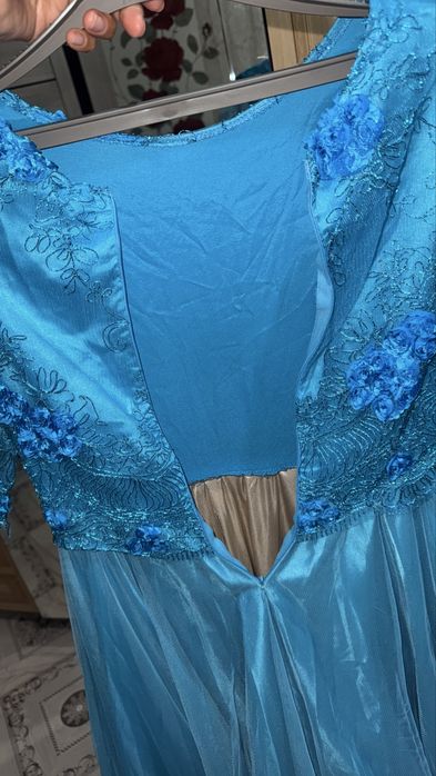 Продаётся платье бирюзовое