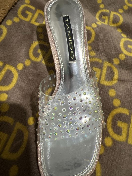 Продам женские шлепанцы