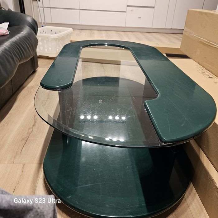 Холна маса зелена дърво със стъкло.