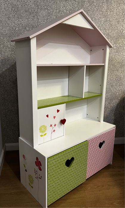 Шкафчик-домик для девочки
