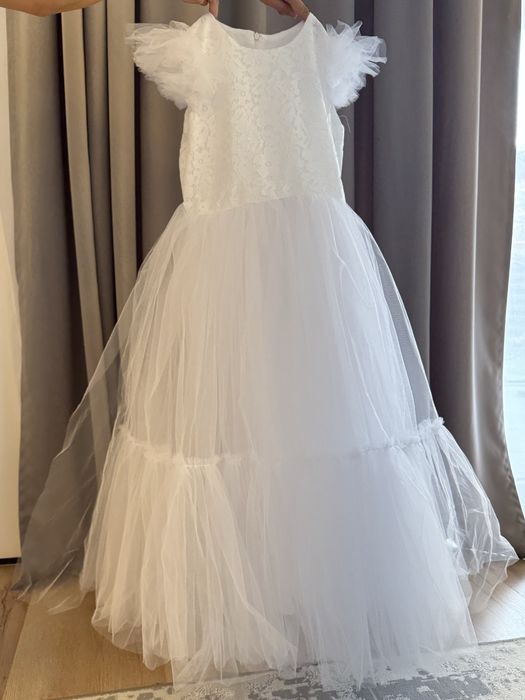 Пышное белое платье для утренников и выпускного бала