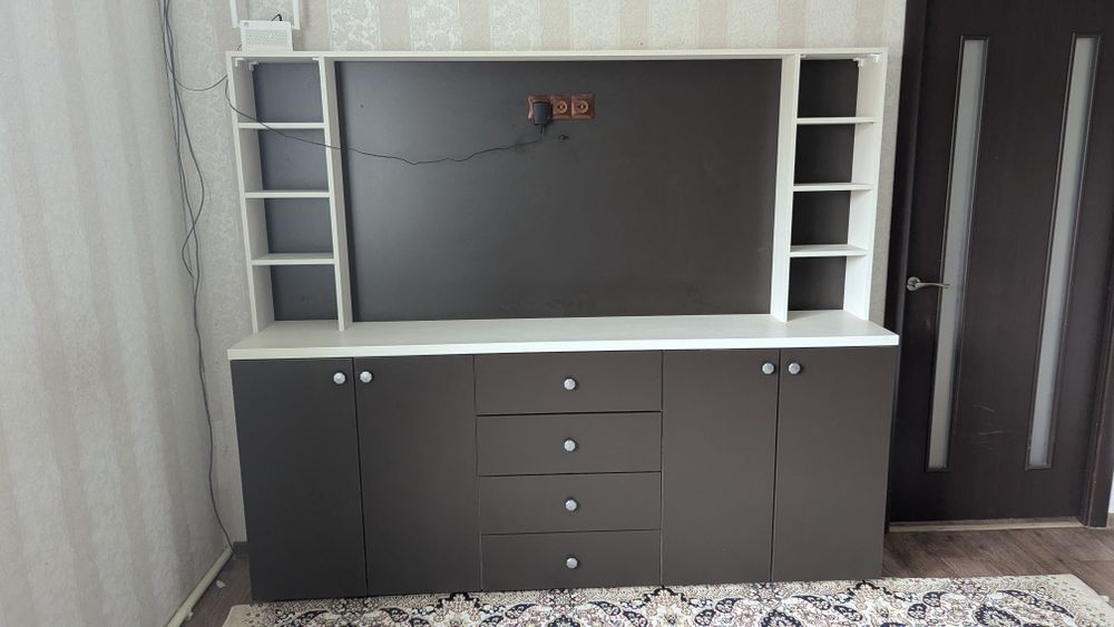 Продам мебельную стенку для ТВ-зоны