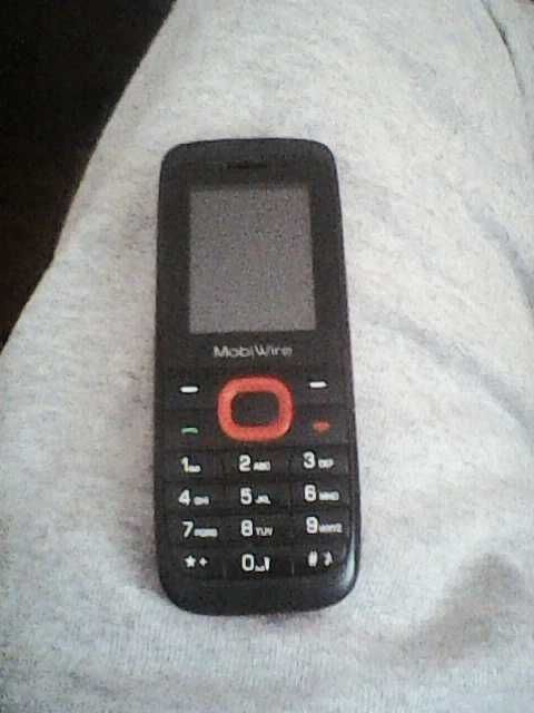 Telefon clasic cu butoane pentru piese  model mai nou