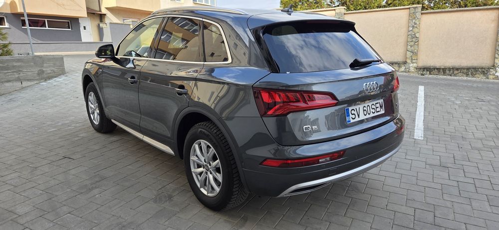 Vând Audi Q5 S line 2.0 TDI Matrix, climă 3 zone, Webasto 

Vând Aud