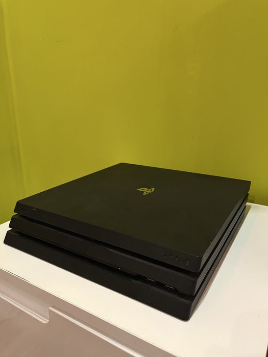 Playstation 4 Pro. Топ оферта! Възможен коментар по цената за сериозн