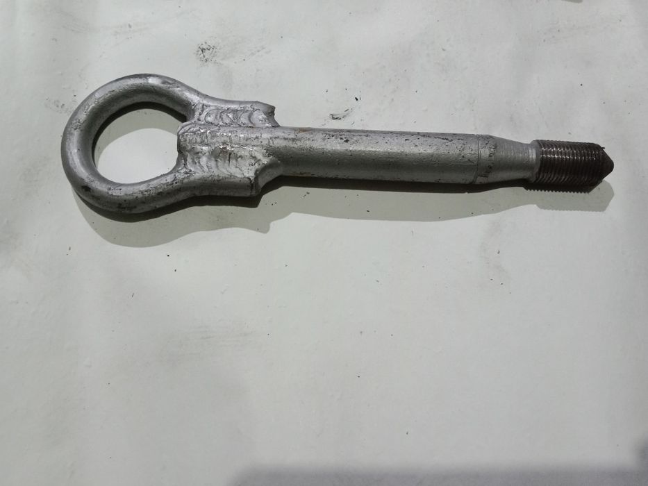 Крюг буксировочный