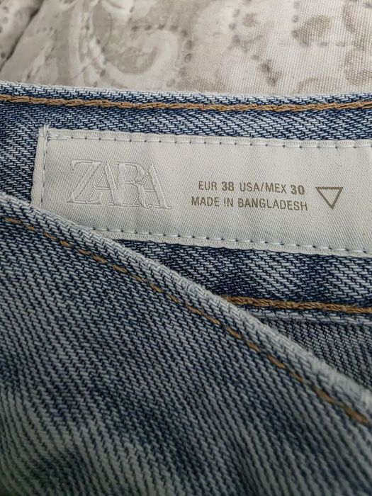 Pantaloni blugi Zara