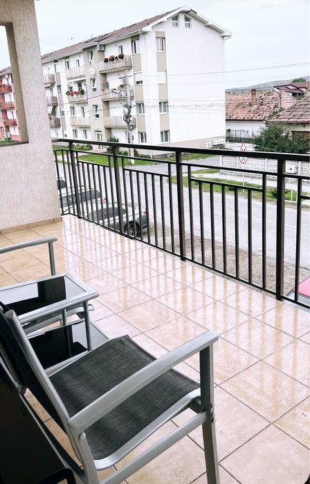 Inchiriez apartament