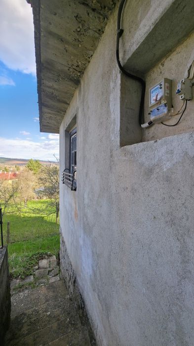 Продава се къща в село Лобош, област Перник