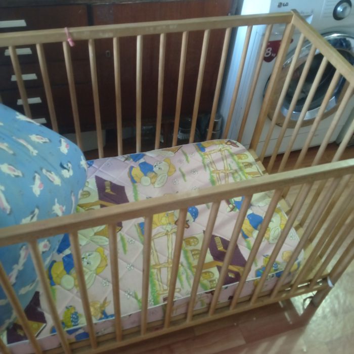 Продам детскую кроватку