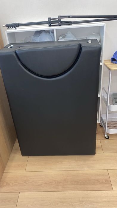 Продам кушетка новая