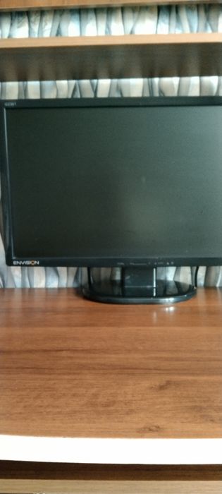 Продам компьютерный стол вместе с компьютером