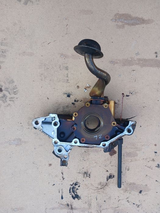 Масляный насос Мазда 323 двигатель ZL