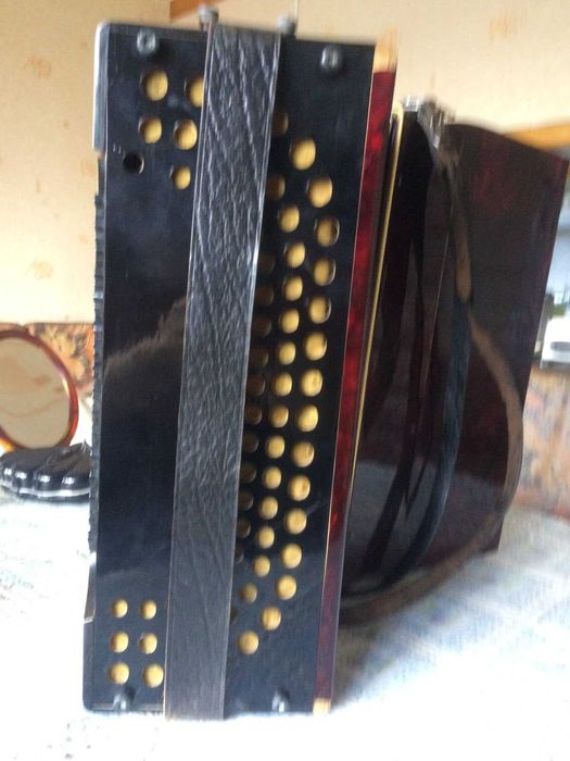 Акордеон Amoretta, 80 баса, антика, запазен