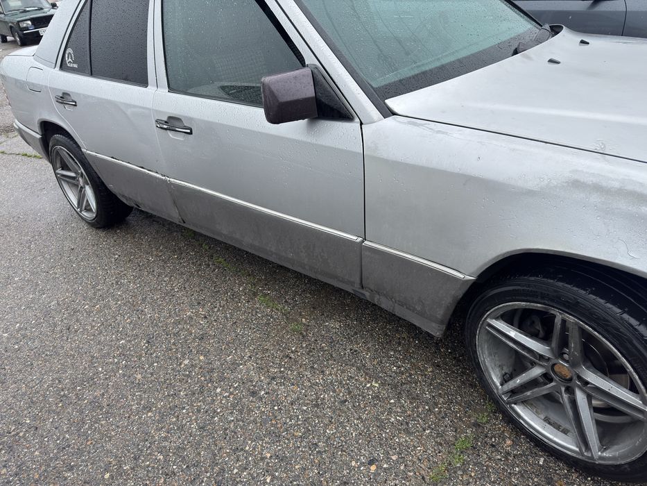 Продам мерседес W124 220