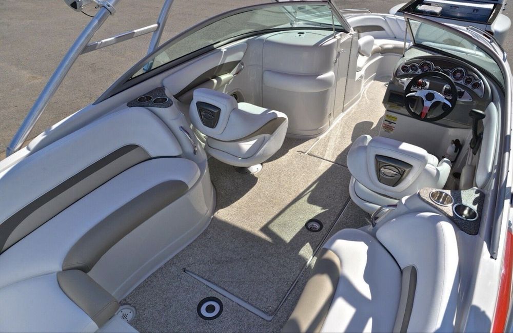 Катер Crowline 240LS