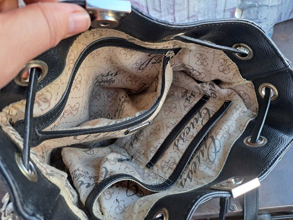 дамска чанта GUESS,черна чанта,гес