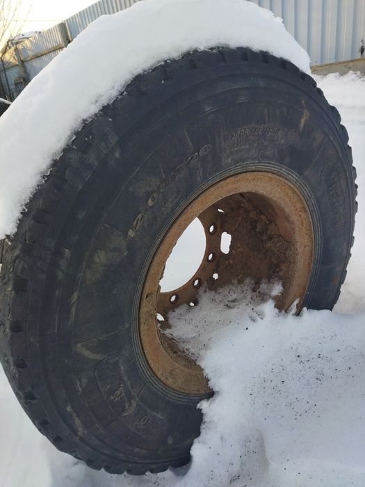 Продам б/у китайскую 12.00 R20
