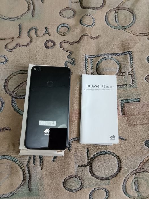 Продам смартфон. Hiawei P8 lite