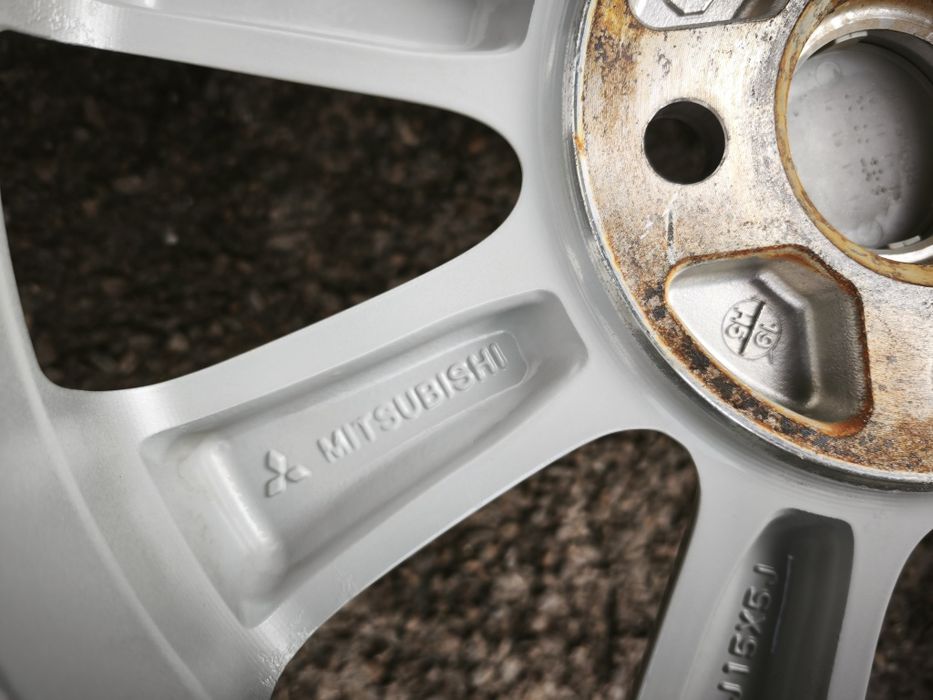 15" оригинални алуминиеви джанти за Mitsubishi.