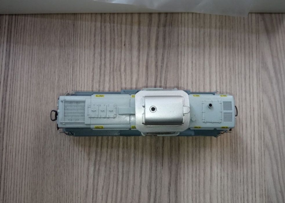 Locomotiva diesel LDH CFR, conversie din roco 52254 H0, 1:87

Locomoti