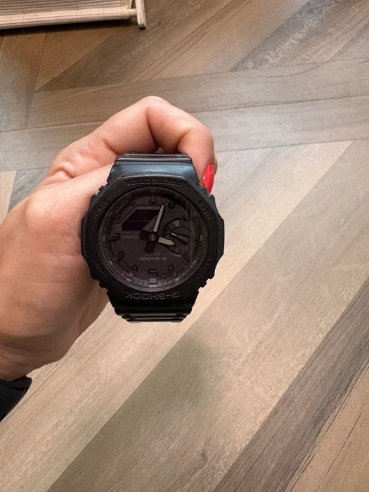 Продавам часовник Casio G-Shock - GA-2100-1A1ER