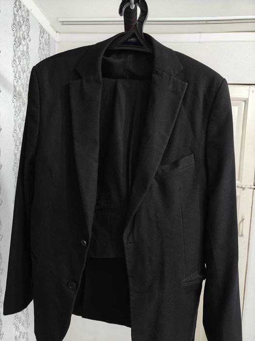 Костюм мужской тройка