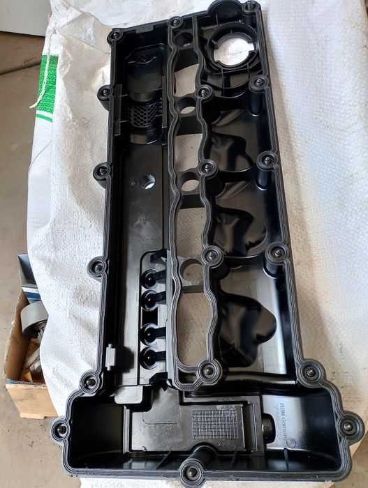 Капак клапани за Мерцедес оргинал