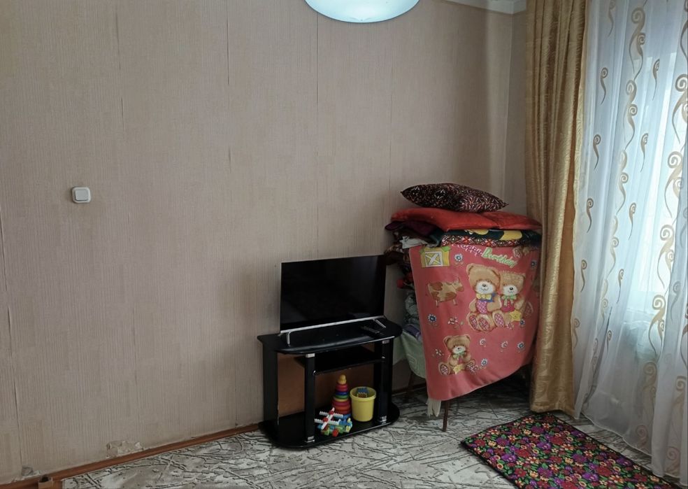 Код 830  Продается 4/4/5 ком квартира куйлюк массив 5