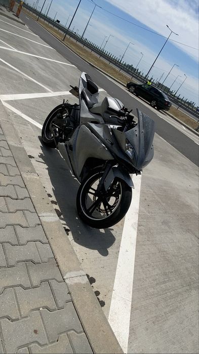 Vand yamaha yzf 125cc urgent sau schimb cu ceva pentru a2 !!!