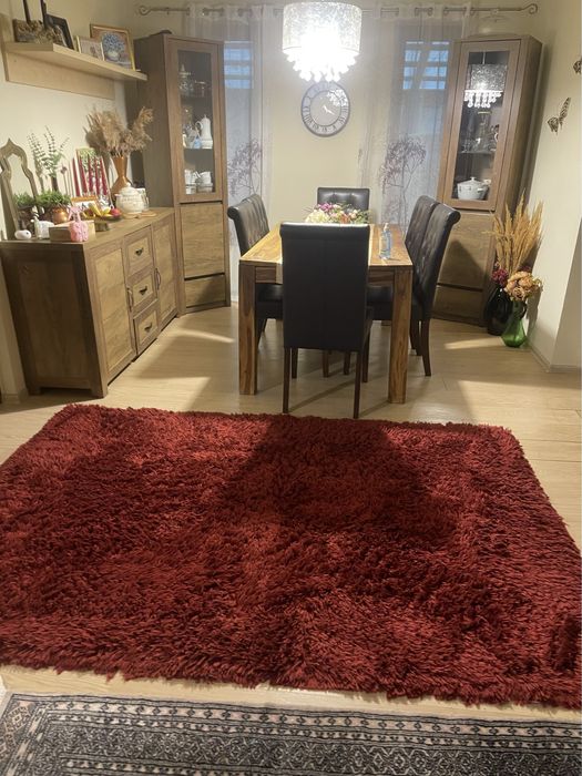 Covor burgund cu fir