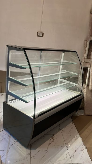 Холаденик.  Кондитер.