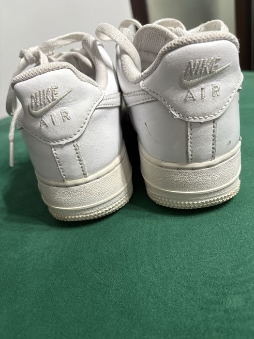 Afidasi albi nike