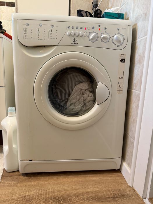 Masina de spalat rufe Indesit WS 105 TX | functionala