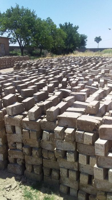 Xom gʻisht stanogi sotiladi