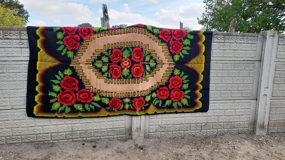 De vânzare cu expediere prin curier.