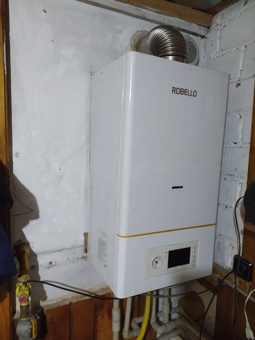 Продам газовый котел ROBELLO