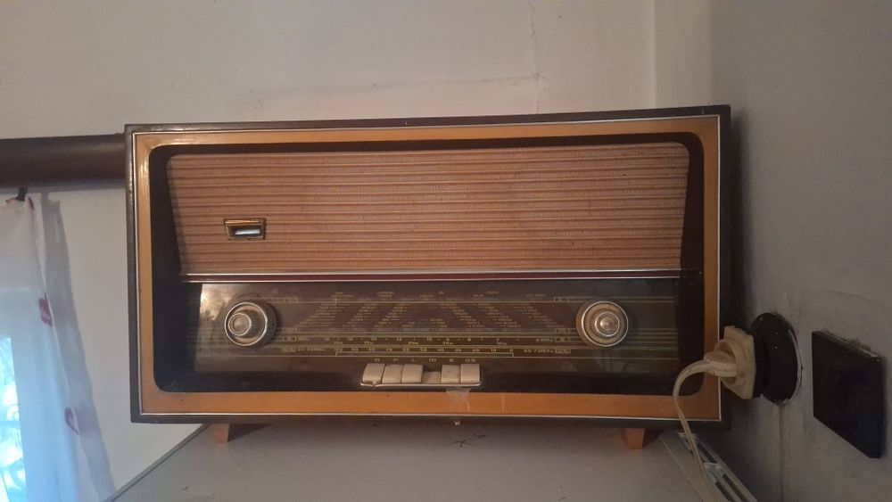 Aparat de radio vintage